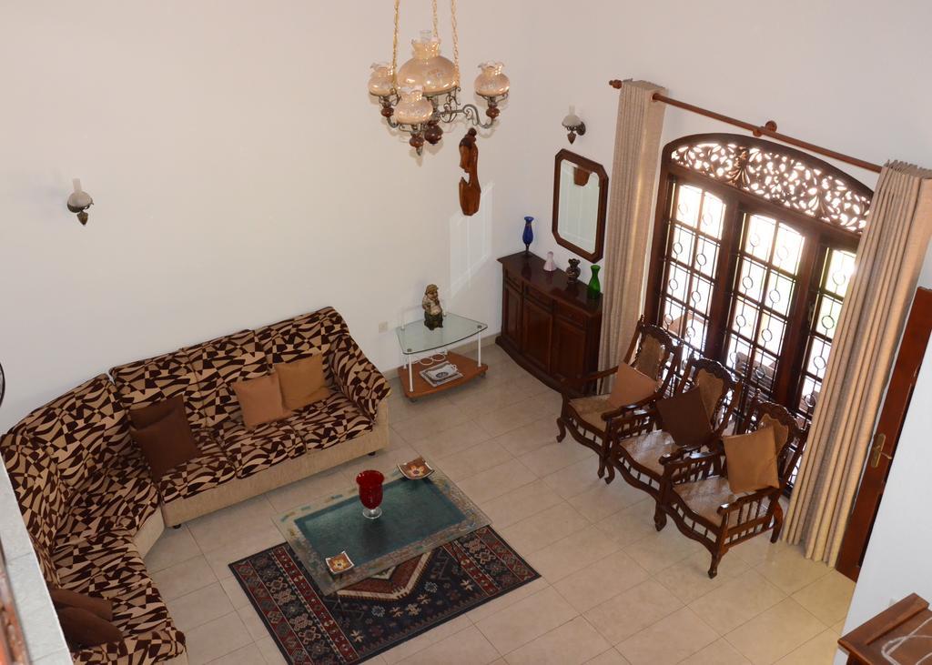 Gondolas Holiday Lanka Ragama Exterior foto